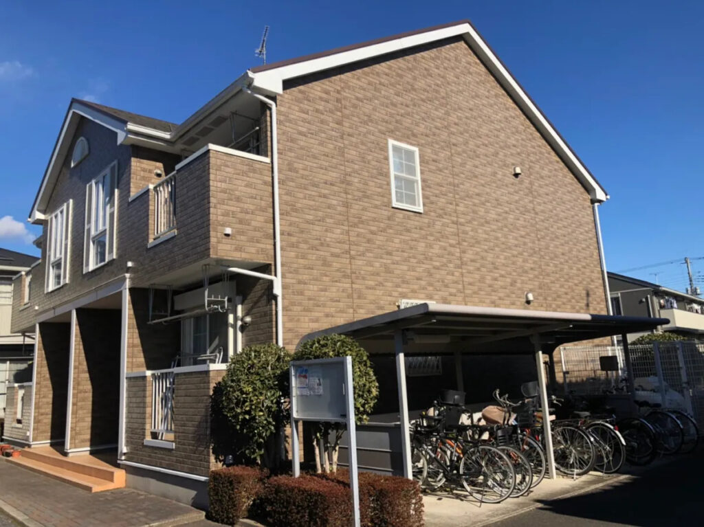 外壁塗装の工事をする前の全景写真(これから塗装します!)