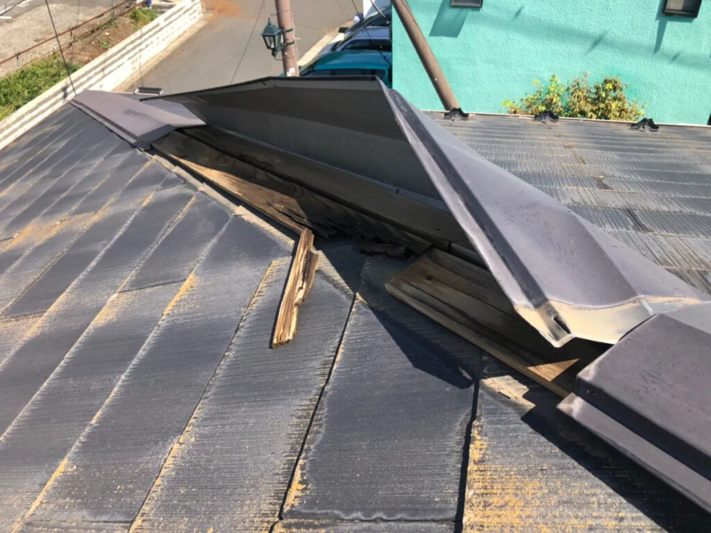 屋根がパカパカしている写真