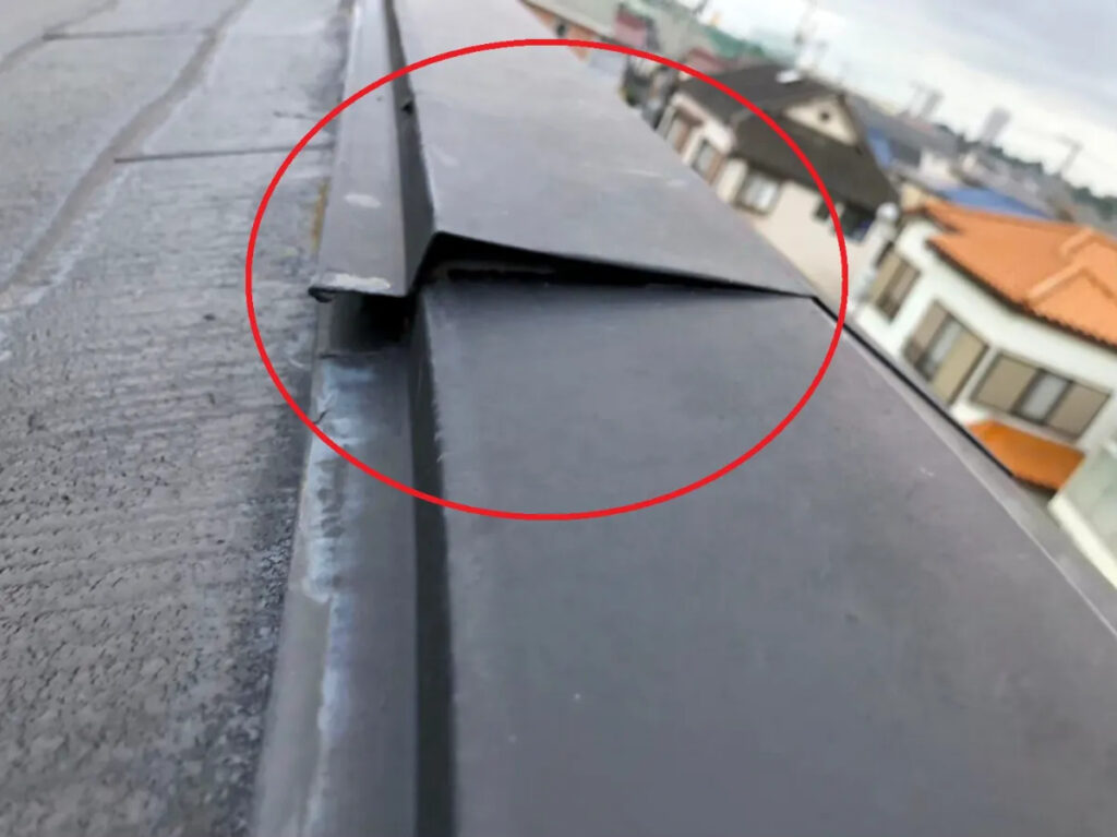 棟板金とは?浮いてしまう原因と症状