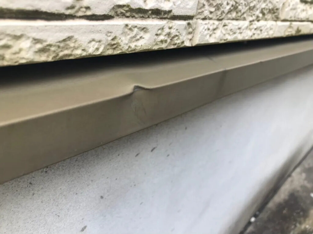 水切り金具とは?外壁の「見えない守り手」