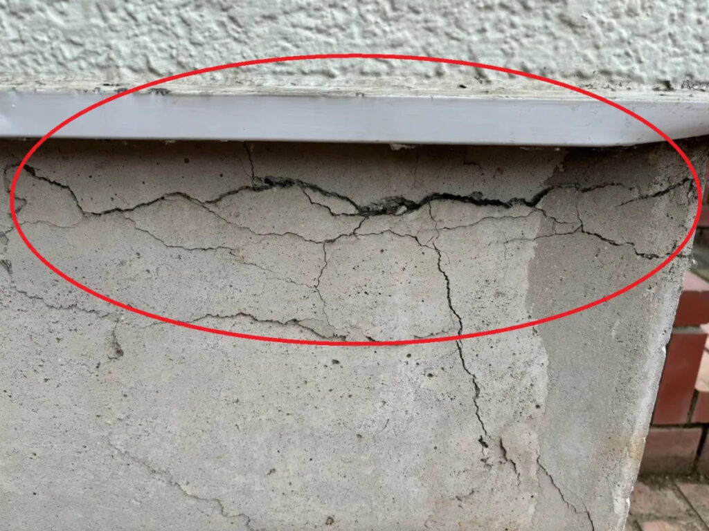 危険の境界線は“0.3mm”!構造クラックとみなされる理由とは?