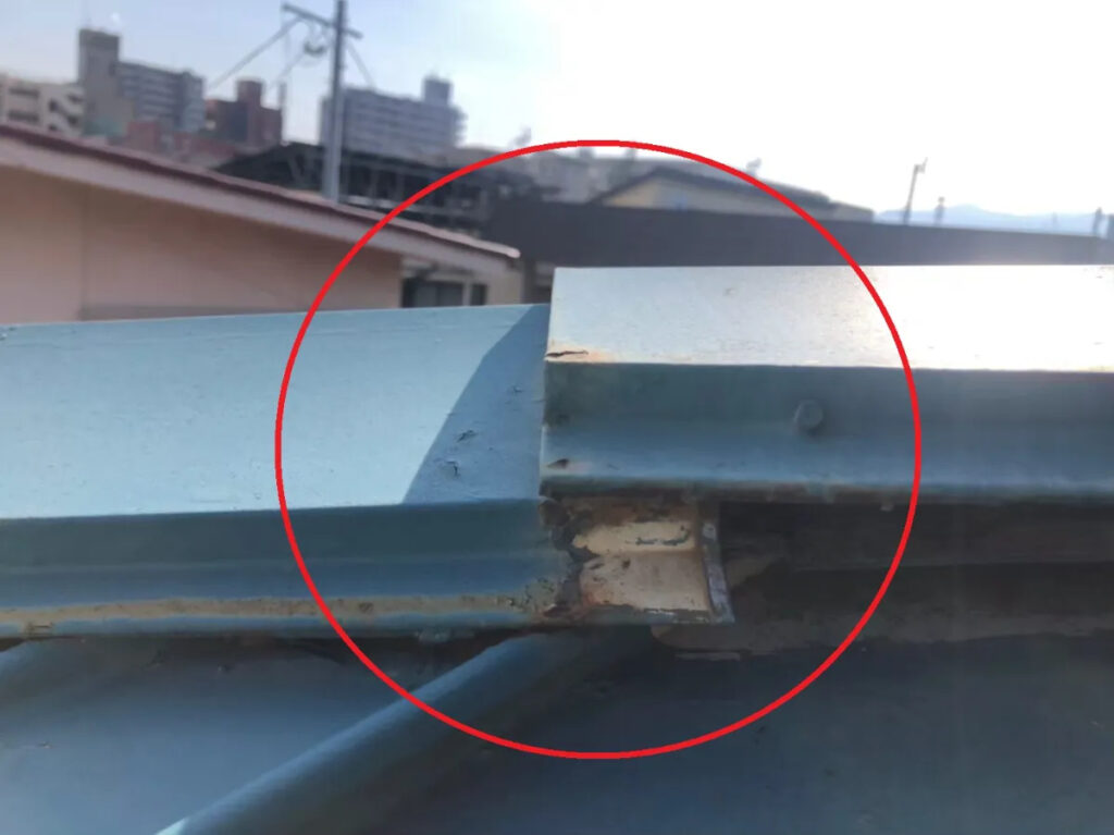 棟板金が浮くのはなぜ?主な原因