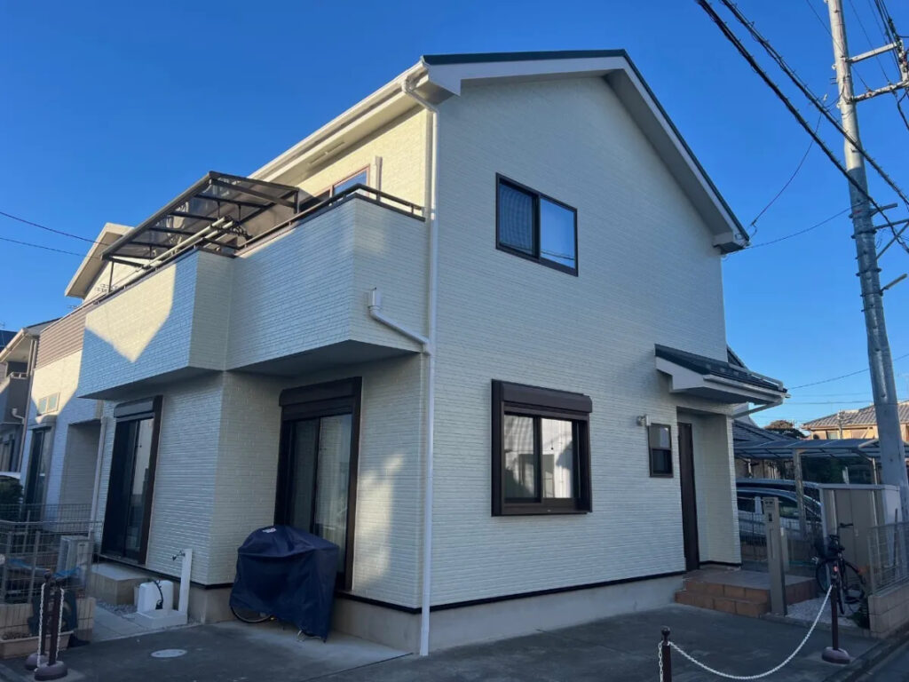 外壁塗装の工事をした後の全景写真(塗り終わった状態)