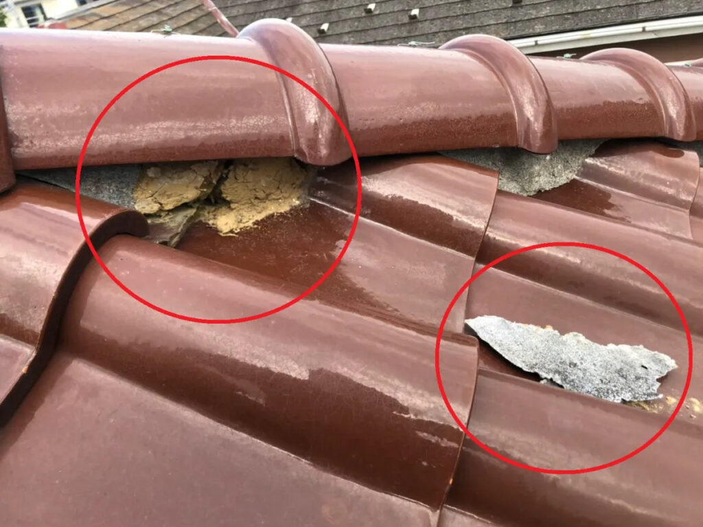 放置するとどうなる?漆喰と屋根の劣化リスク