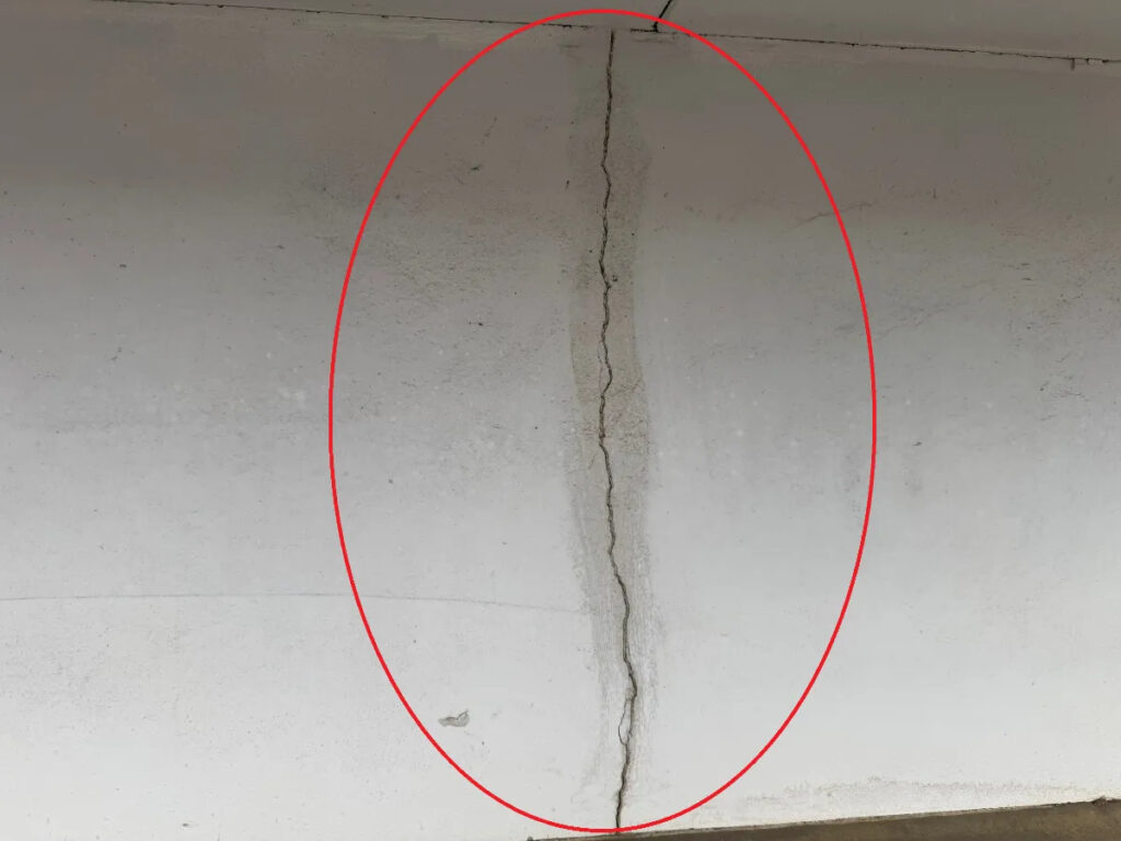 見逃しやすい「危険なひび割れ」の種類