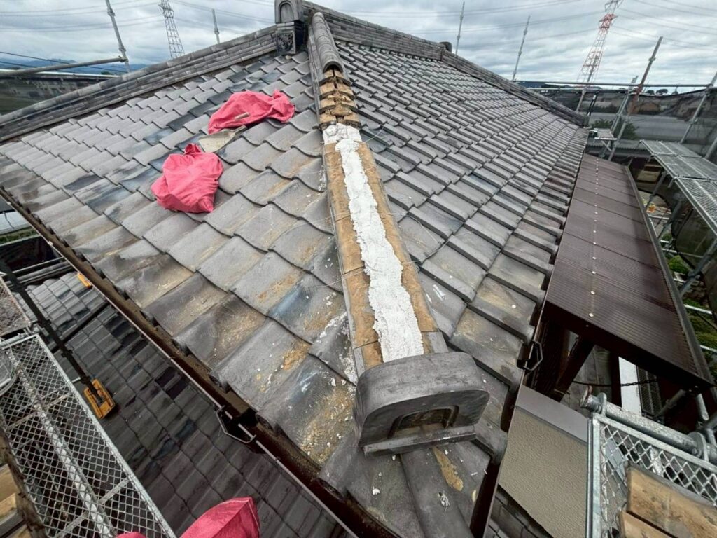 棟瓦積み直し工事の現場で実際に撮影した新規下地新設作業写真①