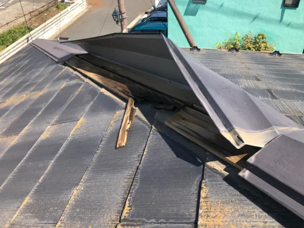 「お宅の屋根がパカパカしてますよ」と近くで工事をしている人に言われた時の対処法とは！？目的と注意点を詳しく解説