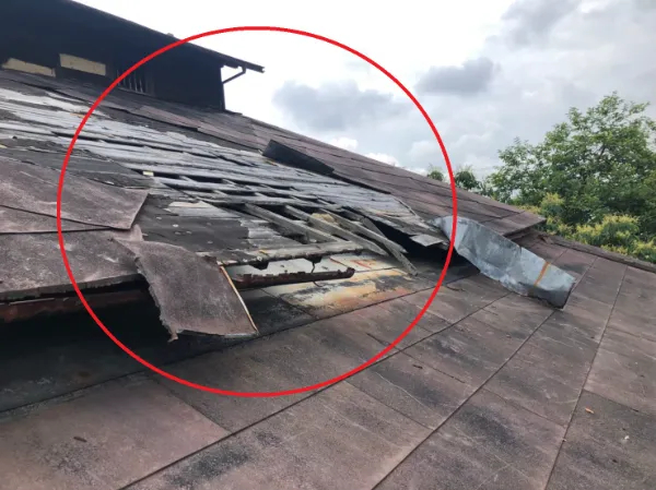 風速20メートルを超える暴風で屋根が危ない！見た目では気づけない破損や内部劣化が引き起こす深刻な雨漏り被害とは