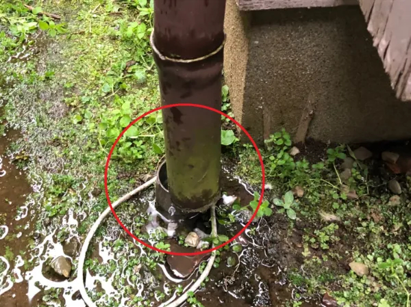 たった1カ所のサビが雨漏りの引き金に！？雨樋金具の劣化に気づかず後悔したケースと再発防止の対策法