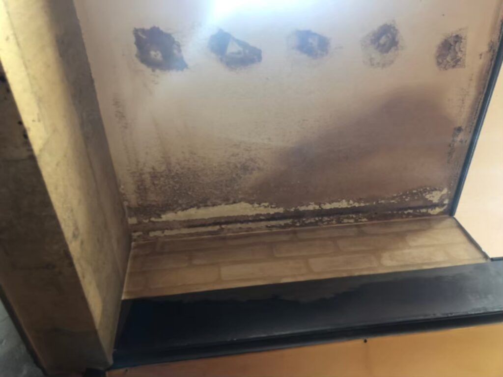 雨漏り調査って何をする？5つの調査方法と費用相場を徹底解説｜放置すると修理費が数倍になる前に知っておきたいポイント