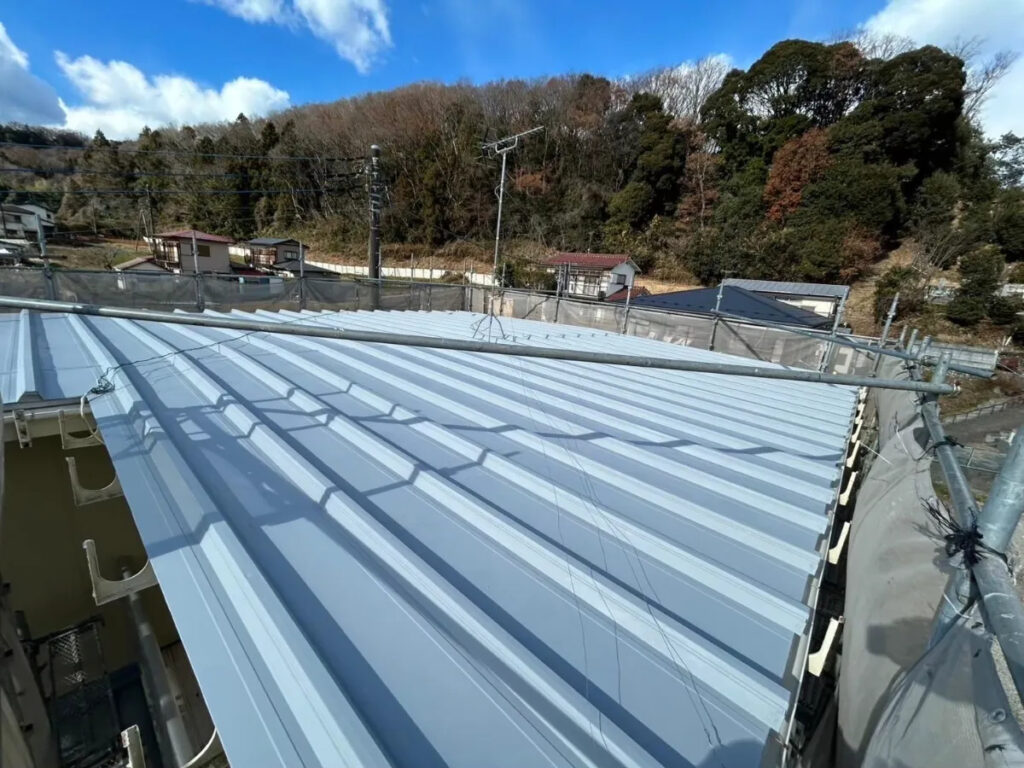 東京都八王子市にて、屋根の塗装工事が完成いたしました！トタ…