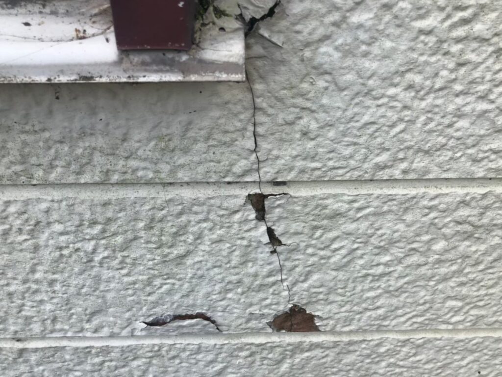 外壁は常にストレスを受けている！鴻巣市の住宅で猛暑と寒さによる膨張・収縮が招く劣化の仕組みと、修繕費を抑えるために知っておきたい予防メンテナンスのポイント