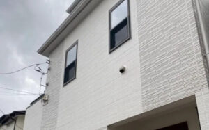 外壁塗装で“冬も暖かい家”にできるって本当？ 上尾市で人気が高まる“遮熱・断熱塗料”の知られざる効果と選び方を紹介 仕組みからメリットまでやさしく解説する冬の快適リフォームガイド