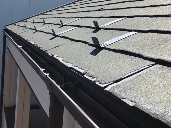 屋根の雪で後悔しないために！ 鴻巣市で今注目される“雪止め・雨樋の点検・落雪対策”を徹底解説 冬本番前に知っておきたい安全と住まいを守る3つのステップとは？