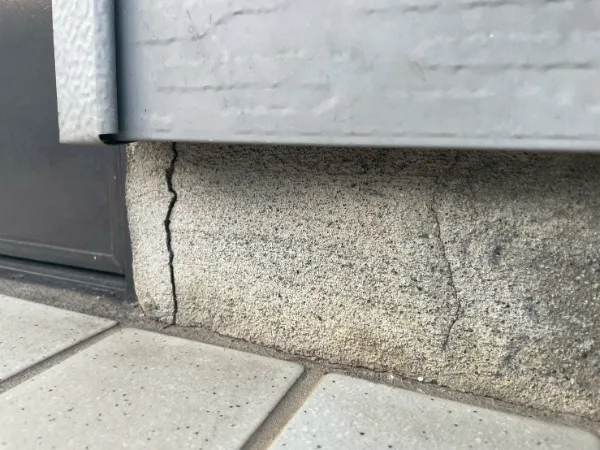 さいたま市で地震のあとに家の基礎にひびが入るのはなぜ？ 見逃せない構造上の原因と、放置すると危険なひび割れのサイン、 さらに修復・予防のポイントを徹底解説
