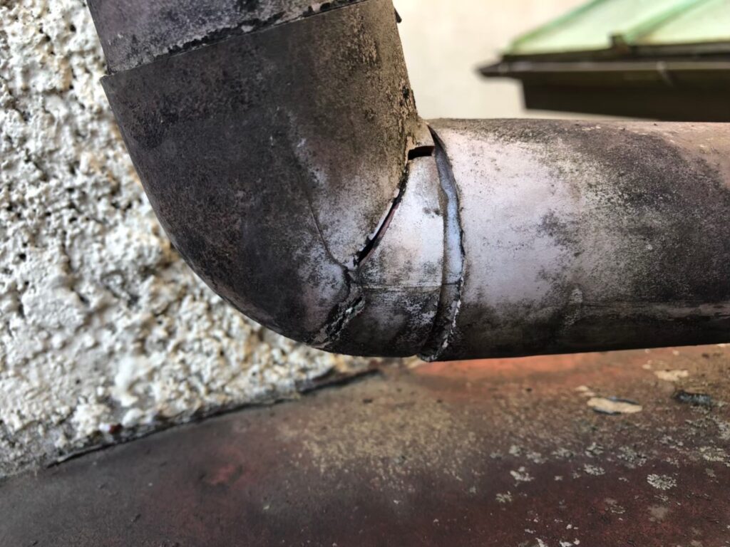 上尾市で雨樋の劣化を見逃さないための5つのチェックポイントとプロが教える修理方法