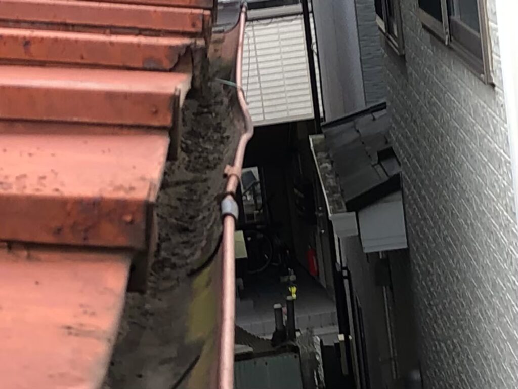 埼玉南部で台風対策を始めるなら今　屋根・雨樋の事前点検で防げる被害と修理費急増を避けるコツ