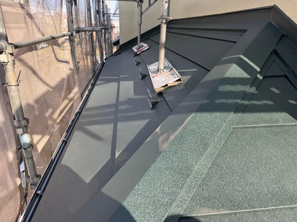 屋根カバー工法とは?メリットデメリットを分かりやすく解説