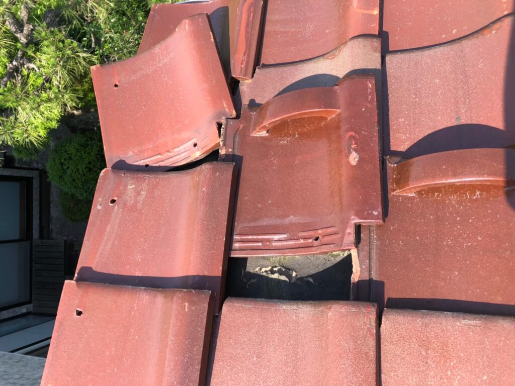 所沢で台風後に発生する屋根の浮き・ズレ問題 見た目では分からない破損をプロが発見する最新ドローン点検のメリット