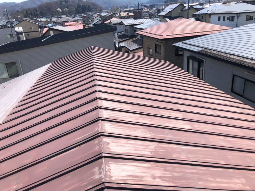 上尾市で屋根工事を検討する前に知っておきたい！屋根材別の耐用年数とメンテナンス費用比較ガイド