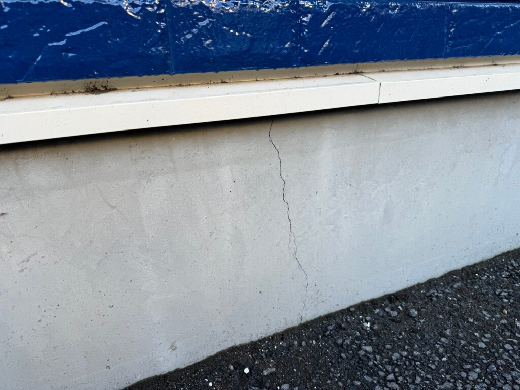 浦和の戸建て住宅で基礎にヒビが入った場合の初期対応　目に見えない被害が進行する前に専門家が教える修繕と地震保険活用法
