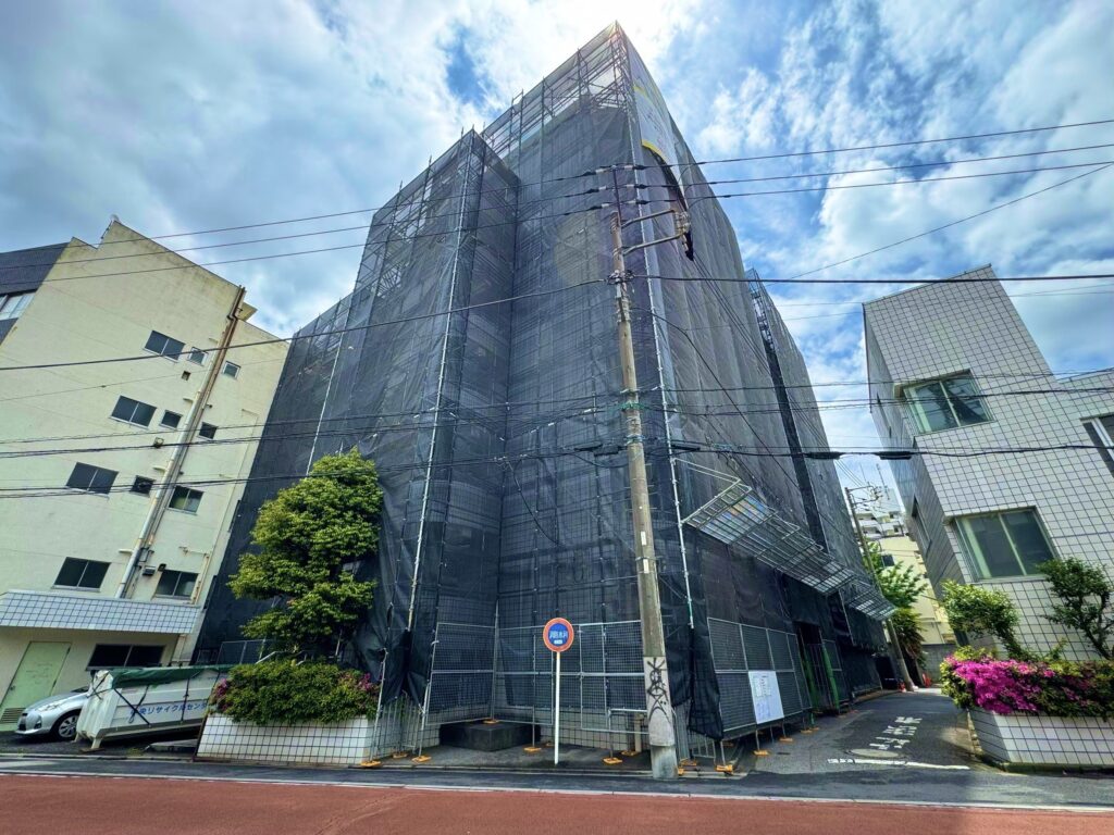 東京都荒川区西日暮里にて、ドーミー西日暮里、学生寮の大規模修繕工事を竣工いたしました。