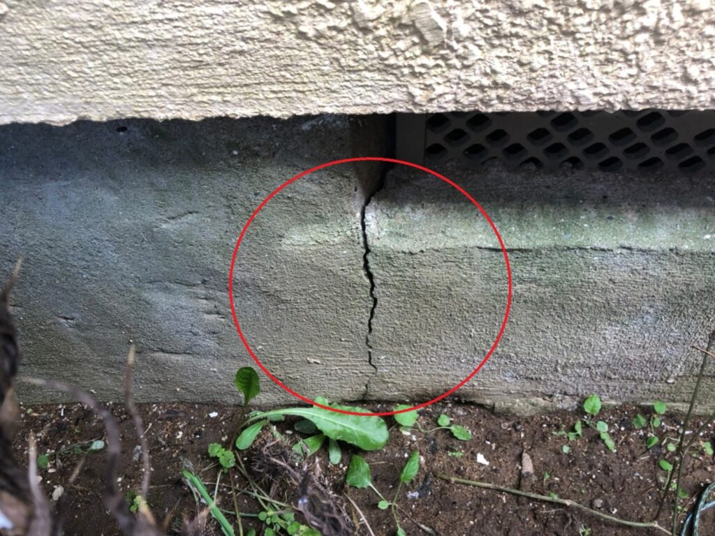上尾市で基礎ひび割れが住宅の傾きにつながる前に知っておきたい 築年数別のリスクと早期診断で被害を最小化する方法