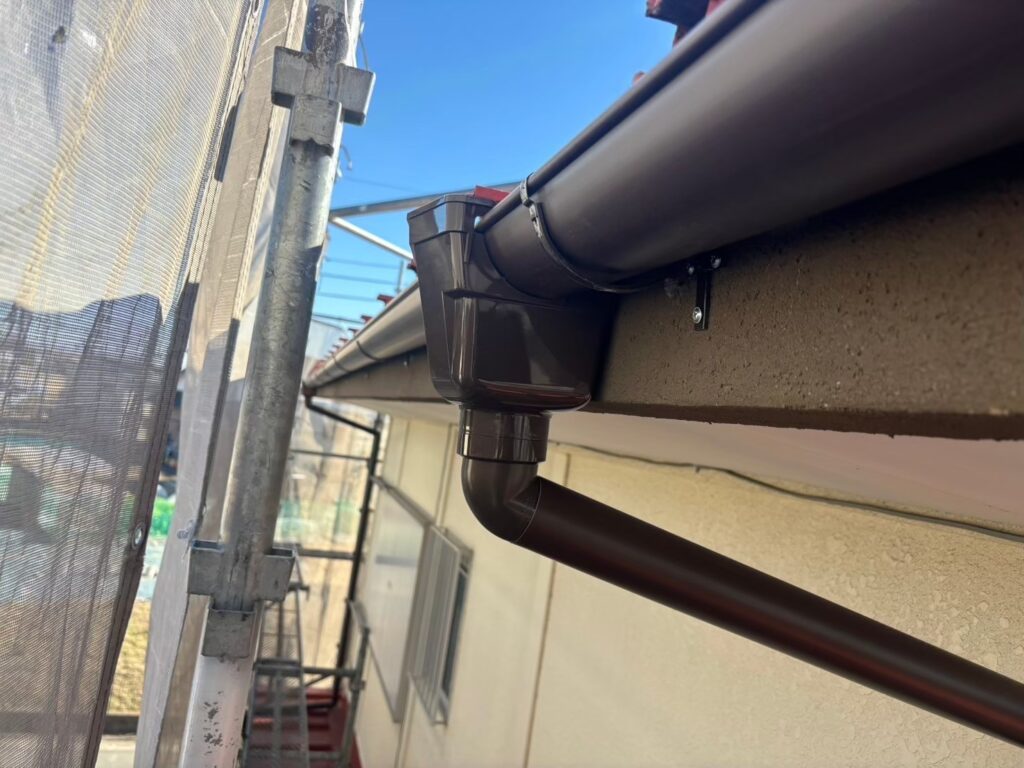 雨樋修繕工事後の全景