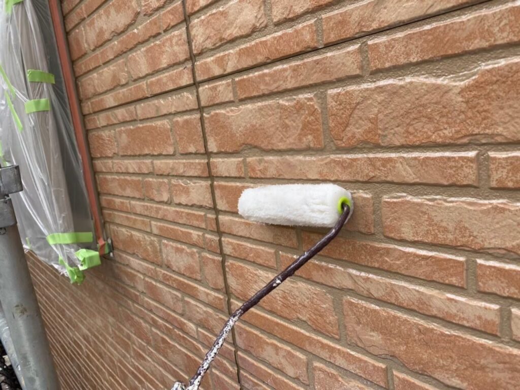 外壁塗装中の様子