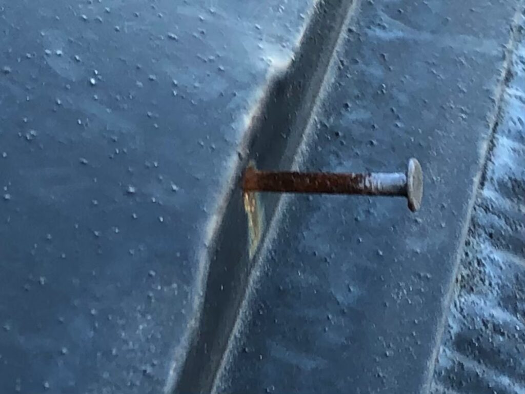 練馬区・板橋区で多発している棟板金の“ビス止め不足”問題DIY修…