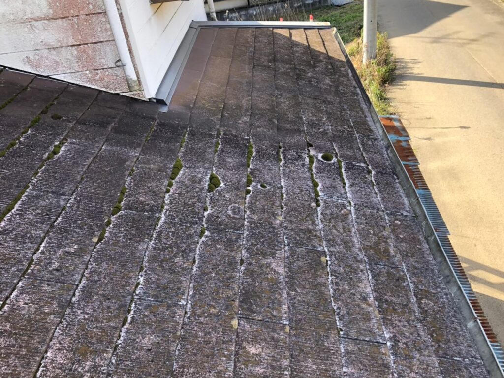 大宮周辺で屋根塗装工事を検討する前に知っておきたい　表面だ…