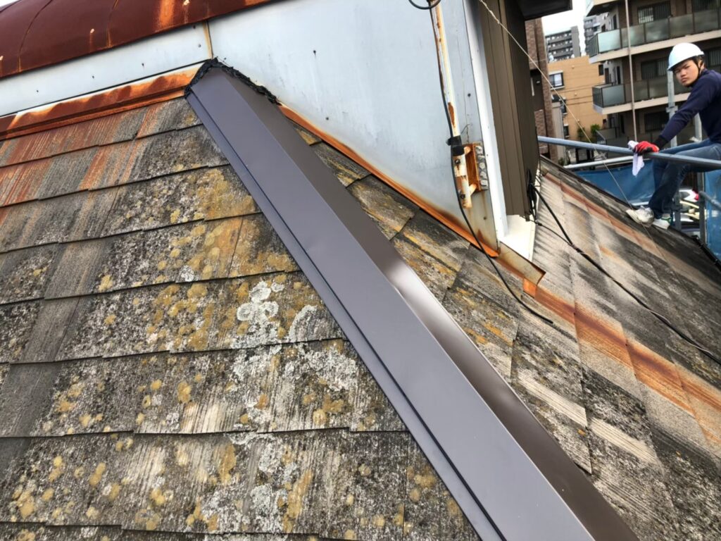 【江戸川区の施工事例】棟板金工事｜なぜこの工事が必要だった…