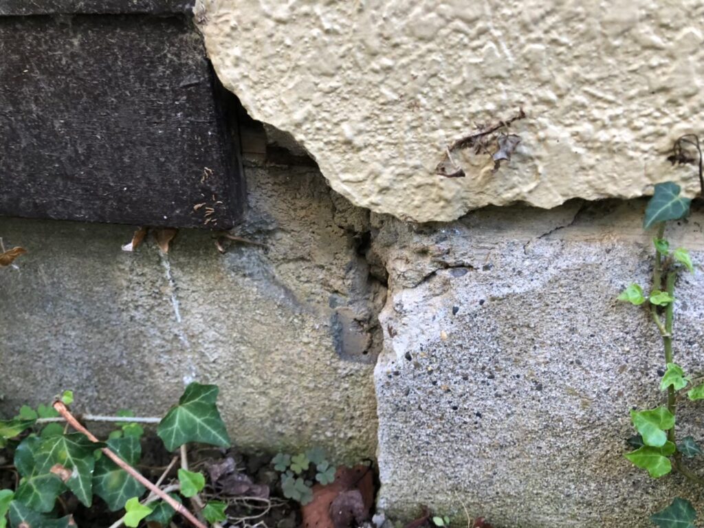 地震後に土台にひび割れが入ってた！どこに問い合わせたら良い…