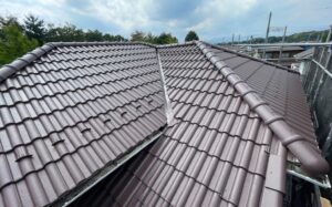 【比企郡の施工事例】屋根塗装工事で漆喰補修・瓦ひび割れ補修から塗装仕上げまで対応
