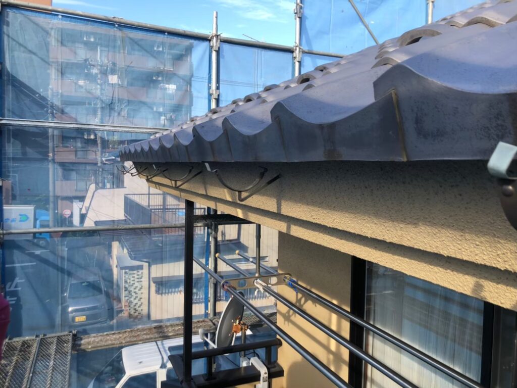 雨樋修繕工事の現場で実際に撮影した雨樋既存撤去の作業写真
