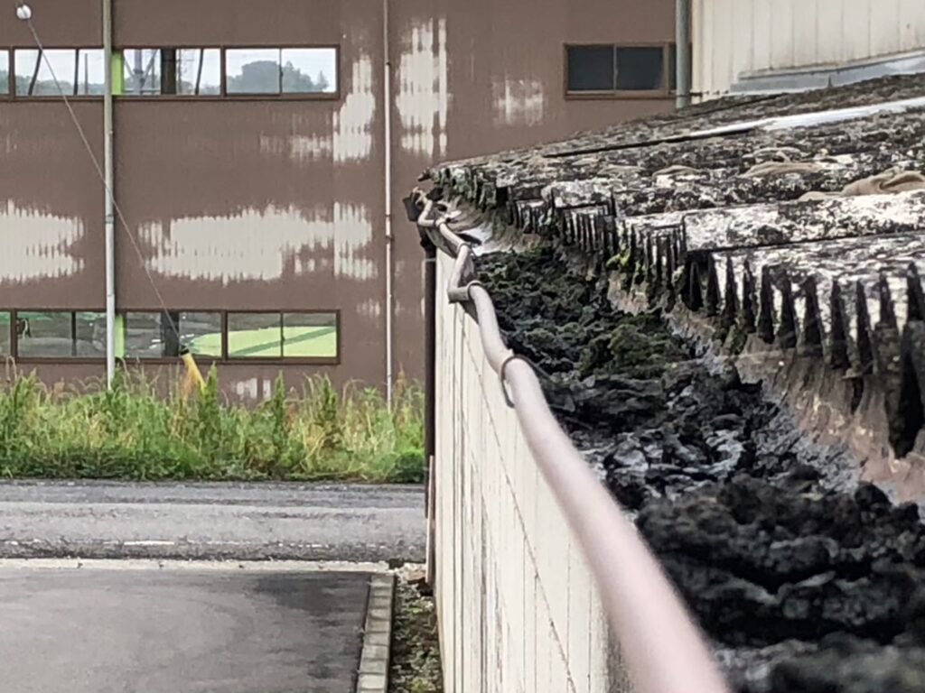 川越市で雨樋のたわみを発見｜交換か修理か迷った時の判断基準…