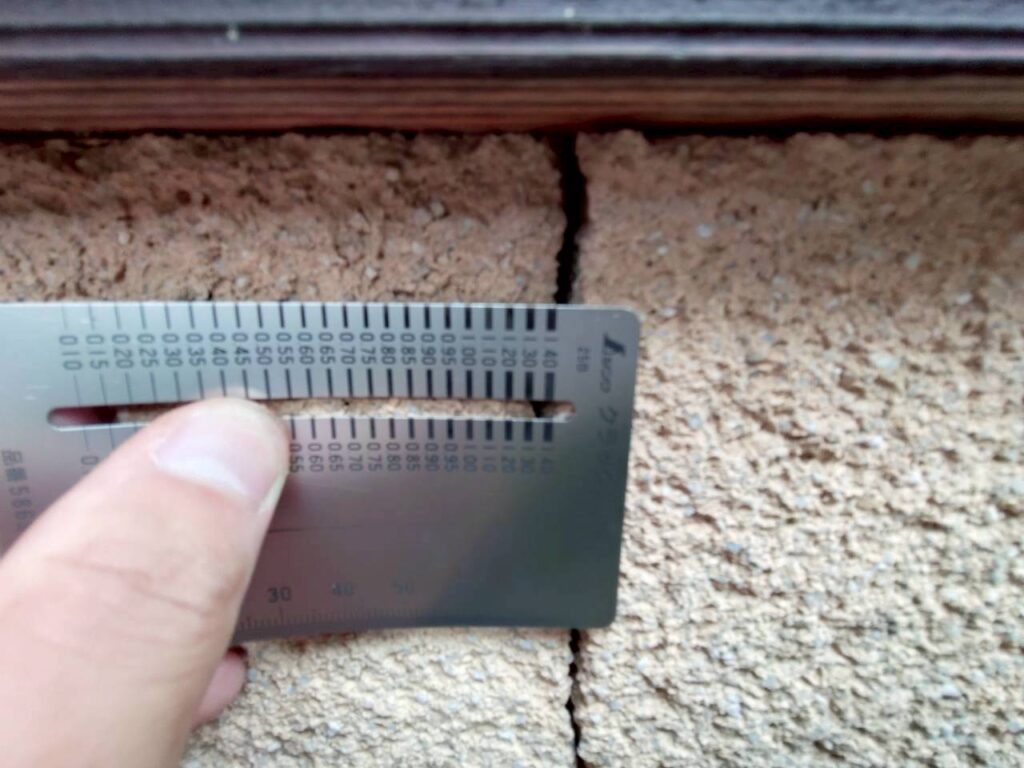 ふじみ野市の賃貸で基礎ひびを見つけた時の補修判断と地震保険…