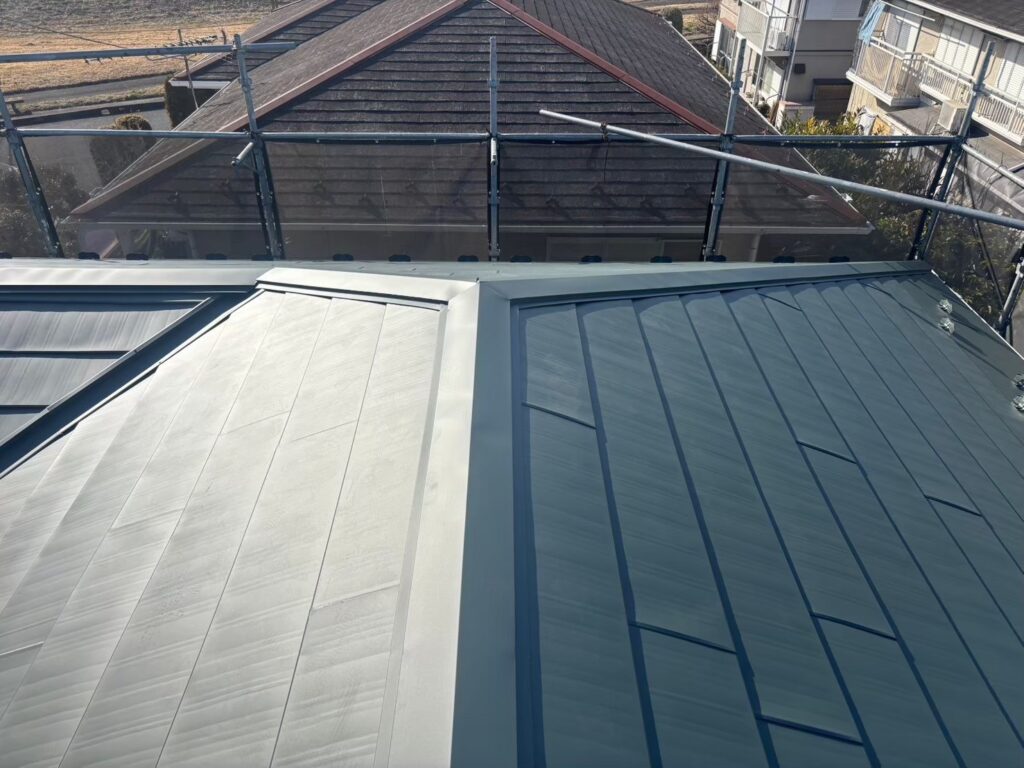 【市原市の施工事例】屋根のカバー工法で既存屋根を撤去せず防水性と耐久性を高めた施工事例