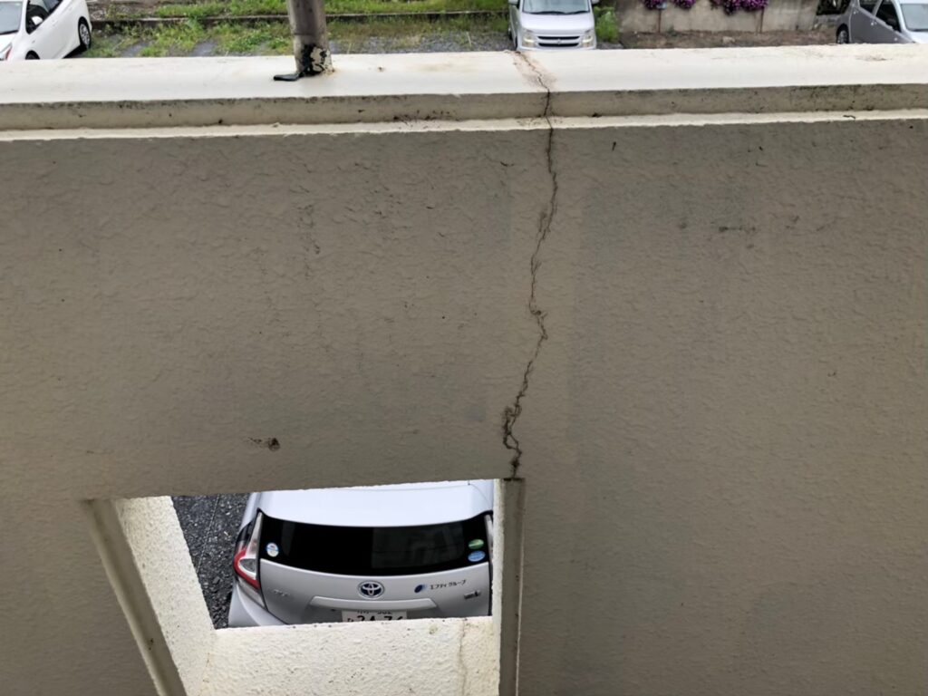 熊谷市で外壁ひび割れが深く見える戸建て外壁修繕の見積もり前の確認ポイント
